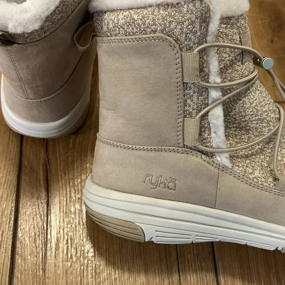 Ryka Aubonne Women's Ankle Bungee Lace Camel Brown Boots Women’s 10 Wide EUC